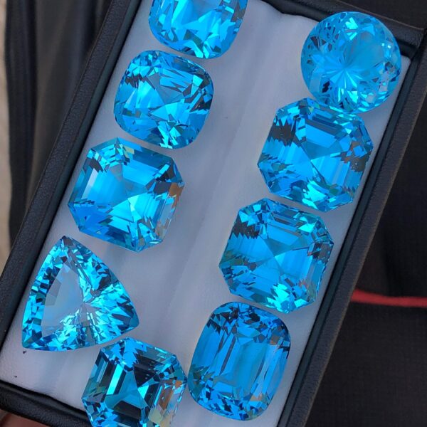 402.7 Carats Gorgeous Faceted Swiss Topaz Lot