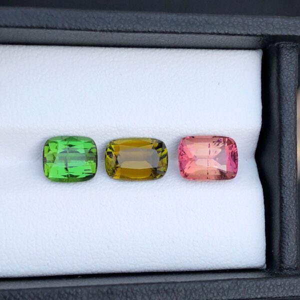 7 carats beautiful faceted tourmaline