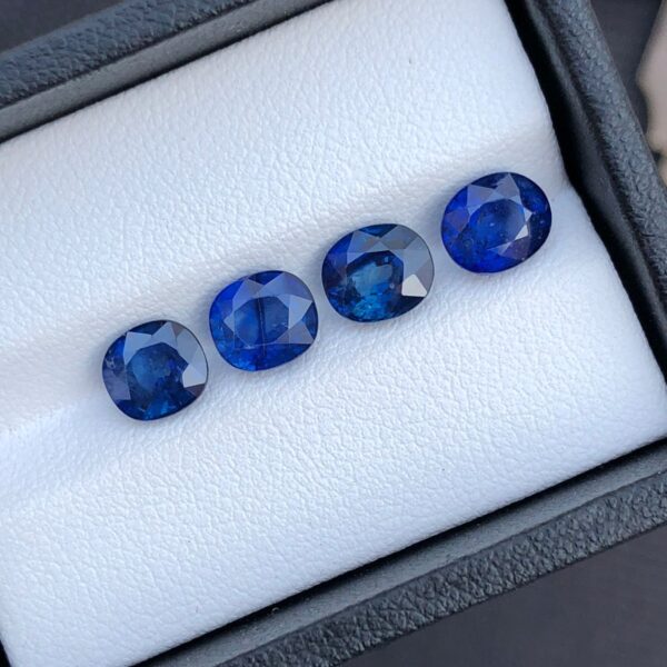 7 carats gorgeous faceted cylone sapphire lot