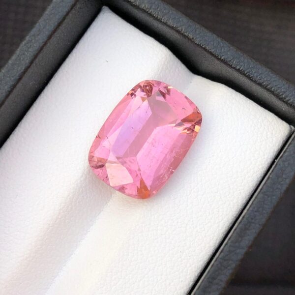 11.95 Carats Stunning Faceted Pink Tourmaline
